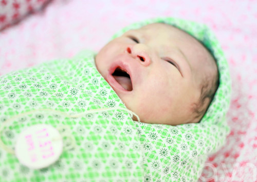 Vào BV Phụ sản ngắm các bé gái chào đời ngày 20/10 - 2