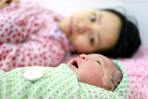 Vào BV Phụ sản ngắm các bé gái chào đời ngày 20/10 - 3