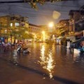 Tin tức - TPHCM mưa lớn, nhiều tuyến đường ngập sâu gần 1m
