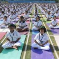 Tin tức - Ấn Độ: 5.000 học sinh và giáo viên cùng tập Yoga