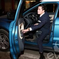 Quốc Thiên tự lái siêu xe tiền tỷ đi hát