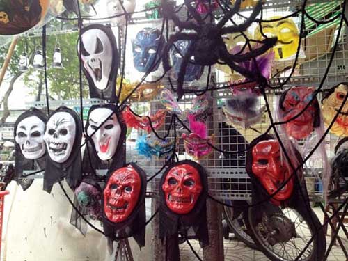 Thị trường Halloween: Hàng Trung Quốc áp đảo - 1