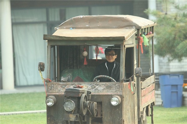Thành Long xin mọi người đừng làm tổn thương vợ - 2