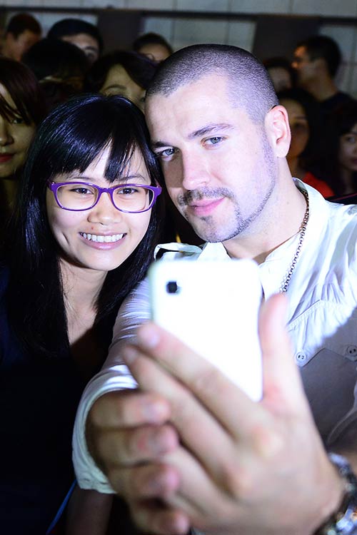 Shayne Ward ghi điểm tuyệt đối trong lòng fan Việt - 7