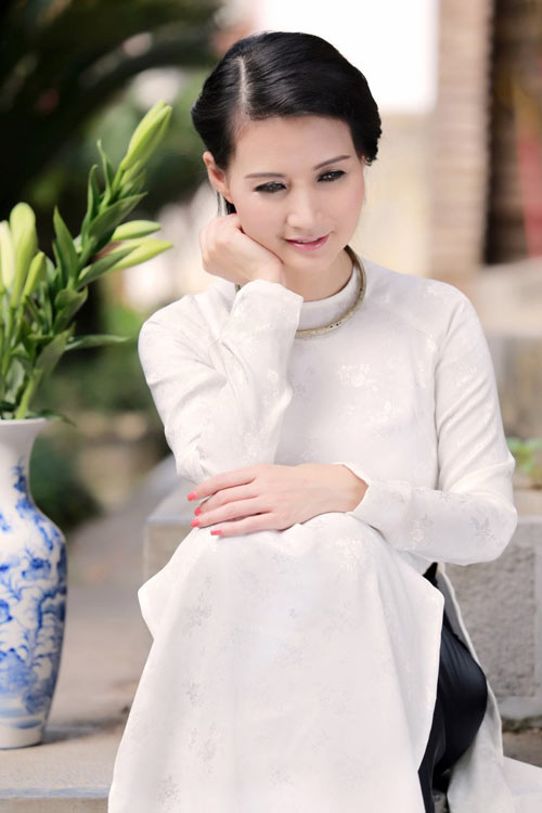 HH Sương Đặng óng ả trong dáng hình cô gái Hà Nội - 2