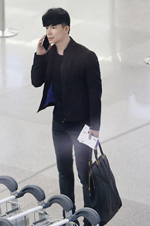 Nathan Lee xách túi hàng hiệu, lặng lẽ xuất ngoại - 5