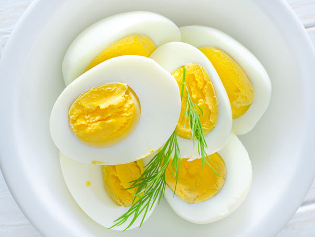 Trứng

Một loại đồ ăn khác cũng có công giúp giúp cải thiện khả năng thụ thai hiệu quả đó là trứng. Trứng có chứa nhiều canxi không chỉ giúp tăng cường khả năng đậu thai mà còn hỗ trợ thai kỳ phát triển hoàn hảo.
