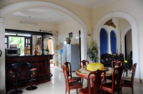 Nhà quot;đồ sộquot; của hai nam diễn viên hài mập mạp - 7