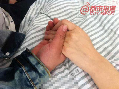 Chàng trai cầu hôn bạn gái bị ung thư - 6