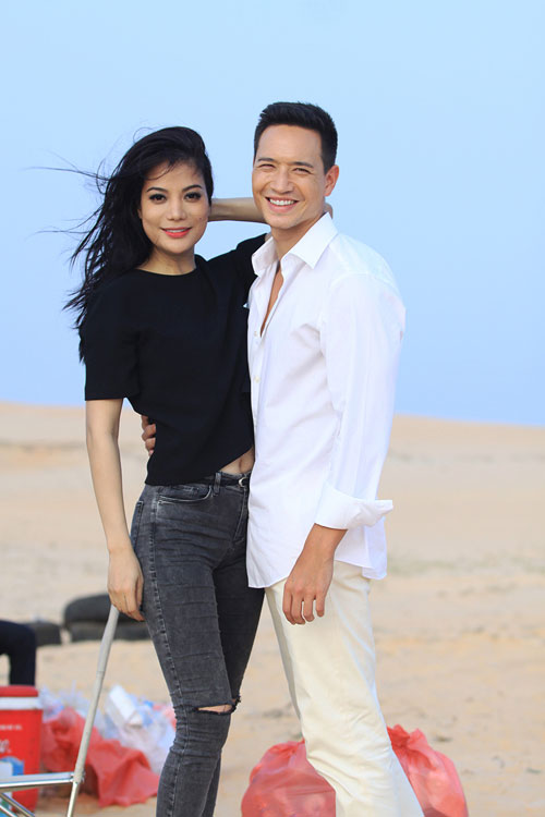 Trương Ngọc Ánh và quot;người tình tin đồnquot; mặc tuyệt đẹp - 15
