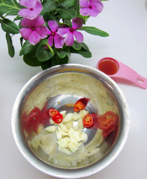 Tận dụng cơm nguội làm cơm chiên tỏi ớt - 2