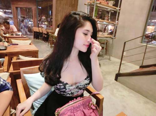 Vẻ đẹp quyến rũ của cô nàng 9x bán hàng online - 9