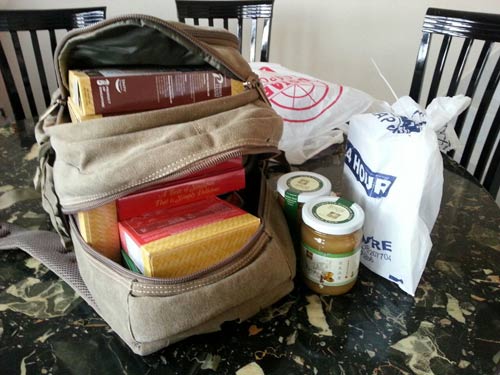 Du khách Việt đã về VN, từ chối nhận iPhone6 - 4