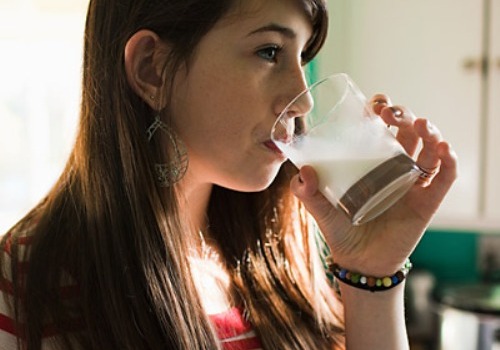 Da mụn: Ăn uống thế nào cho đúng cách? - 2