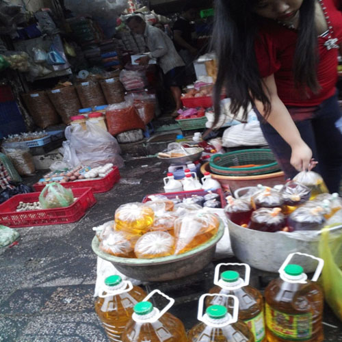 Mánh khóe biến dầu ăn bẩn thành dầu ăn thương hiệu - 1