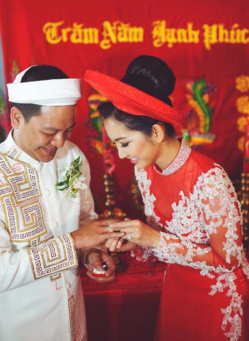 Chồng Việt kiều quot;đáng mơ ướcquot; của sao Việt - 11