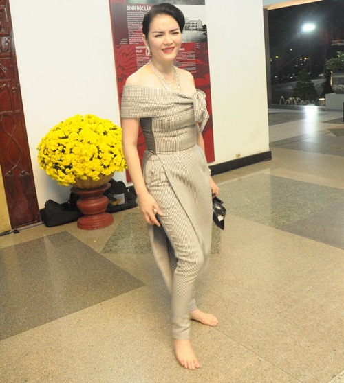 Lý Nhã Kỳ: Doanh nhân không ngại đi chân đất - 8