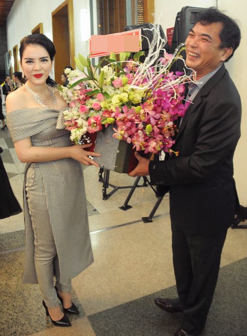 Lý Nhã Kỳ: Doanh nhân không ngại đi chân đất - 5