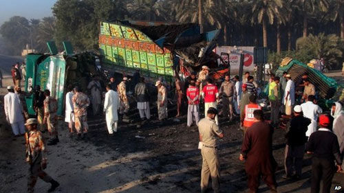 Tai nạn thảm khốc ở Pakistan, gần 60 người thiệt mạng - 1