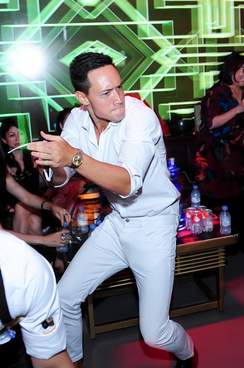 Trương Ngọc Ánh quậy tưng bừng bên Kim Lý - 10