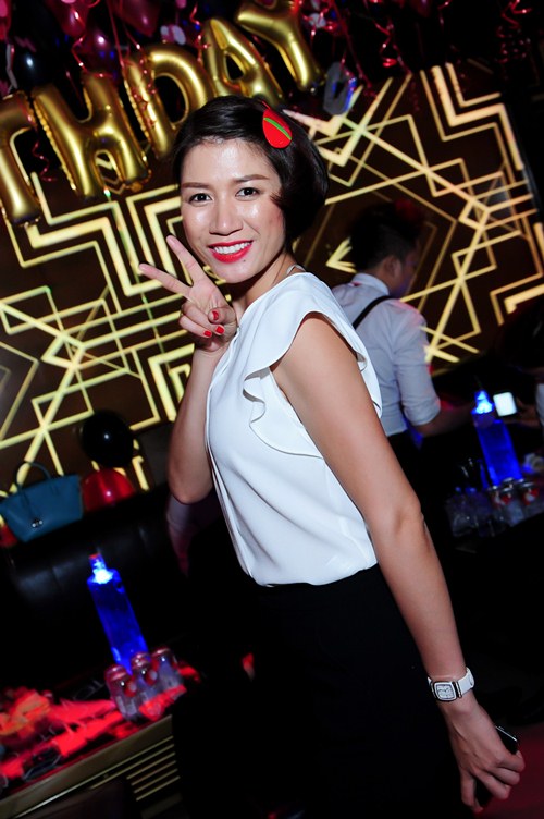 Trương Ngọc Ánh quậy tưng bừng bên Kim Lý - 13