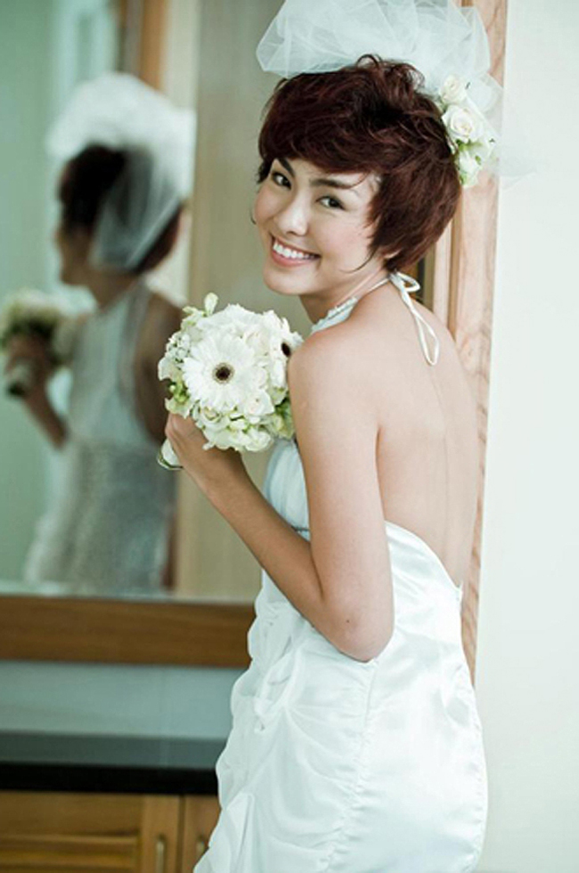 Cô dâu Việt yêu thích phong cách trang điểm nhẹ nhàng, quyến rũ. 
