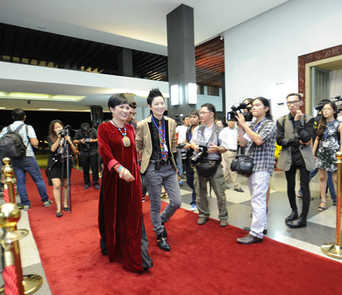 Phương Thanh đằm thắm bên Thúy Vinh nam tính - 7