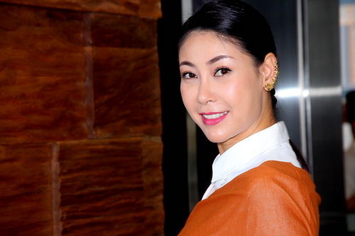 Hà Kiều Anh quot;bất phân thắng bạiquot; bên Thúy Hạnh - 2