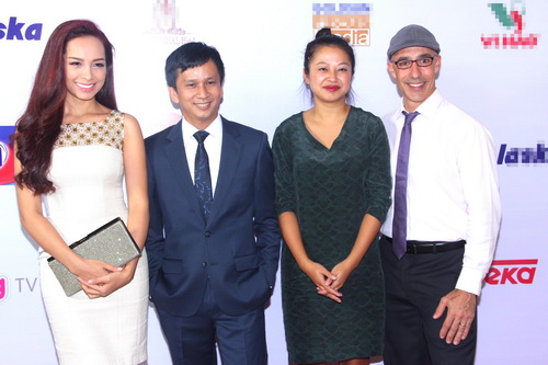 Hà Kiều Anh quot;bất phân thắng bạiquot; bên Thúy Hạnh - 9