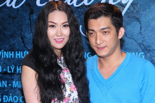 Linh Nga đẹp rạng ngời đến ủng hộ Duy Nhân - 8