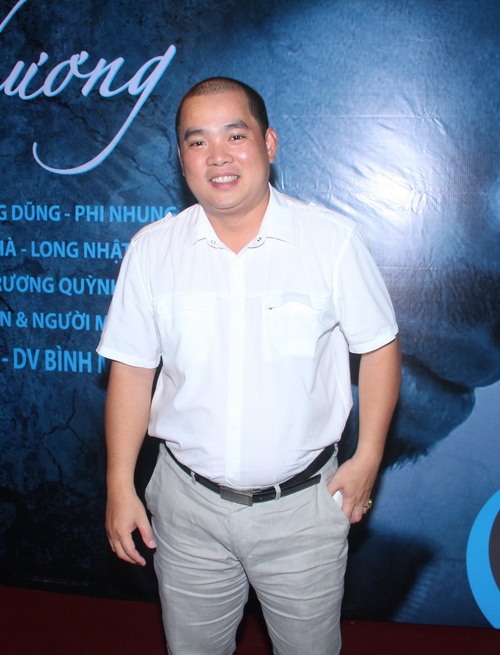 Linh Nga đẹp rạng ngời đến ủng hộ Duy Nhân - 16