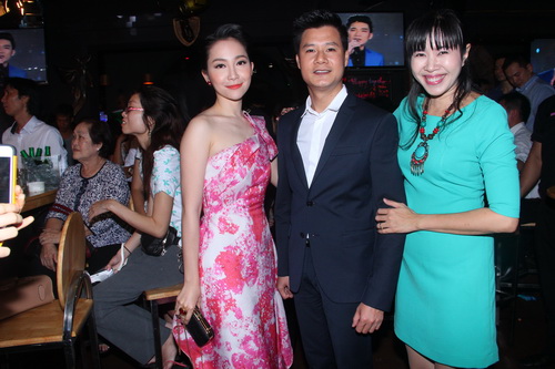 Linh Nga đẹp rạng ngời đến ủng hộ Duy Nhân - 12