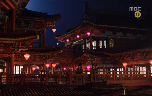 Cùng quot;Hoàng hậu Kiquot; khám phá nhà truyền thống HQ - 15