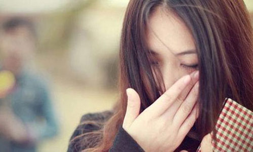 Đỡ em dậy được không anh? - 2