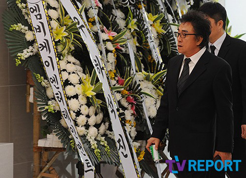 Đồng nghiệp ngậm ngùi trước di ảnh Kim Ja Ok - 8