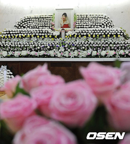 Đồng nghiệp ngậm ngùi trước di ảnh Kim Ja Ok - 1