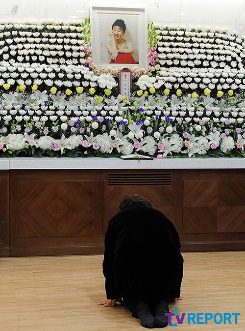 Đồng nghiệp ngậm ngùi trước di ảnh Kim Ja Ok - 4