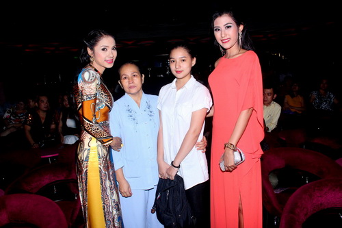 Việt Trinh, HH Trúc Linh rạng ngời ủng hộ Duy Nhân - 8