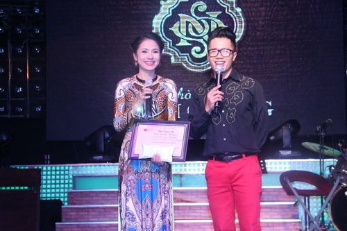 Việt Trinh, HH Trúc Linh rạng ngời ủng hộ Duy Nhân - 9