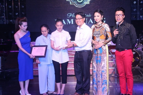 Việt Trinh, HH Trúc Linh rạng ngời ủng hộ Duy Nhân - 10