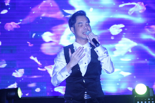 Việt Trinh, HH Trúc Linh rạng ngời ủng hộ Duy Nhân - 16