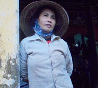 Sinh con thời xưa: Đẻ rơi, tự cắt rốn là chuyện thường! - 1