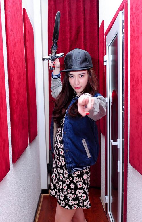 Angela Phương Trinh nhí nhảnh đi làm việc đêm khuya - 11