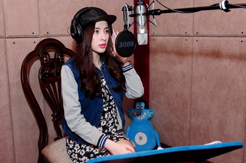 Angela Phương Trinh nhí nhảnh đi làm việc đêm khuya - 7