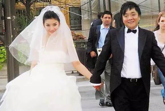 Những người đẹp quot;lăng nhăngquot; nhất làng Cbiz - 1