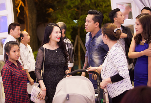 Tuấn Hưng cùng vợ làm đầy tháng cho con trai Su Hào - 2