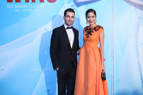 Hồng Nhung, Đoan Trang quot;chân ngắnquot; vẫn nổi bật - 19