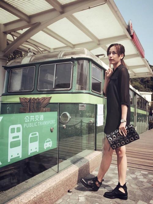 Khi Mai Phương Thúy quot;chánquot; giày cao gót - 9