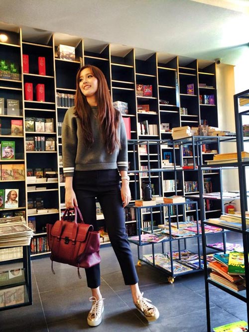 Khi Mai Phương Thúy quot;chánquot; giày cao gót - 3