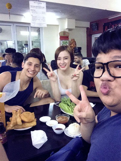 Ngân Khánh xinh tươi, nhí nhảnh trên du thuyền - 13